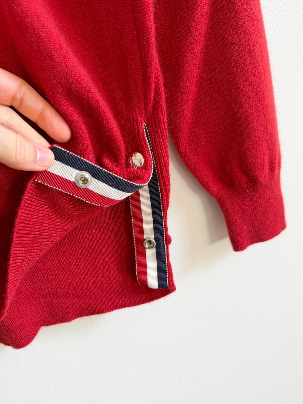 MONCLER • Maglione Tricot Girocollo Round Neck Cashmere Sweater in Red - Picture 7 of 14